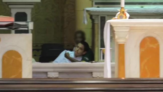 Delincuente asalta iglesia en plena misa 