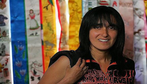 Sonaly Tuesta: conductora de "Costumbres" participa de pago a la tierra en Tacna