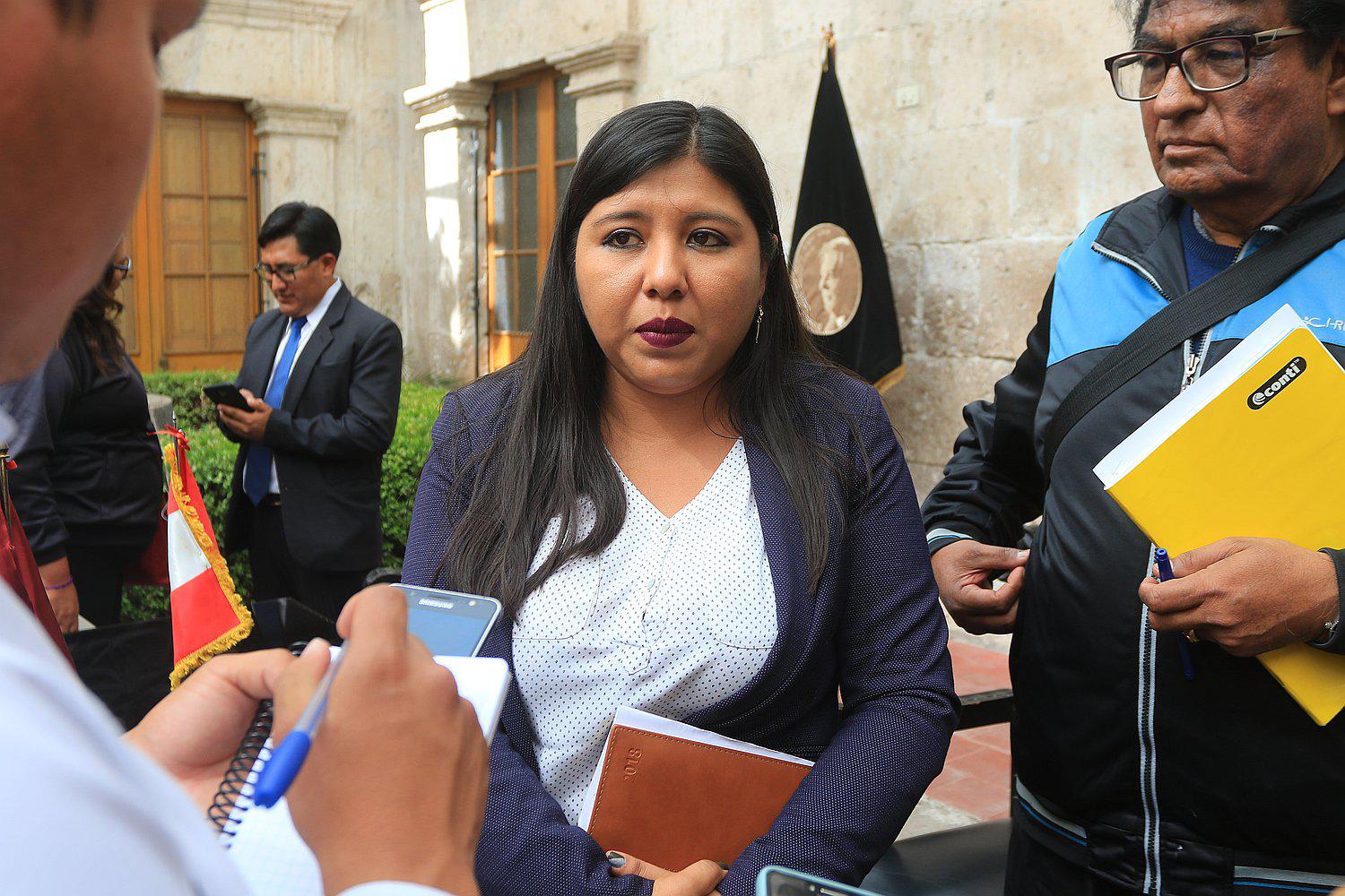 Mil 500 docentes cobrarán deuda social a fin de año en Arequipa