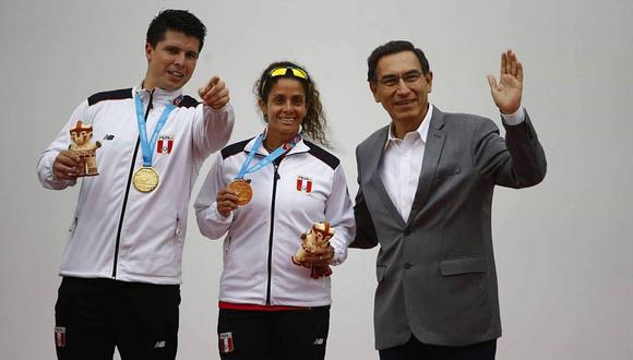 Lima 2019: Martín Vizcarra entregó medallas a peruanos campeones en paleta frontón 