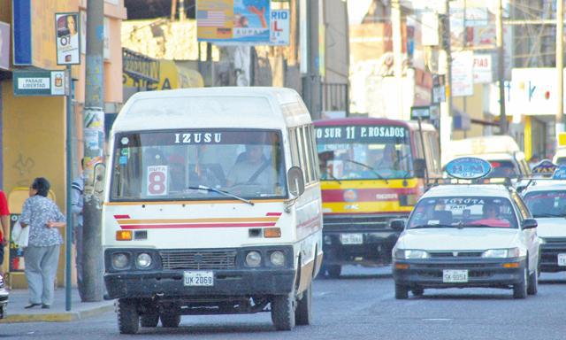 Transporte: comité de transporte solucionaría problema  a largo plazo