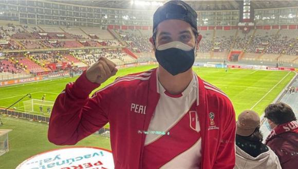 Andrés Wiese presente en el Estadio Nacional. | Foto: Instagram.