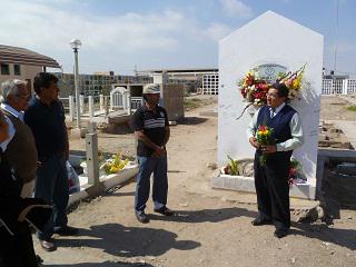 Tumba de famosa Sarah Hellen es la mas visitada por turistas 