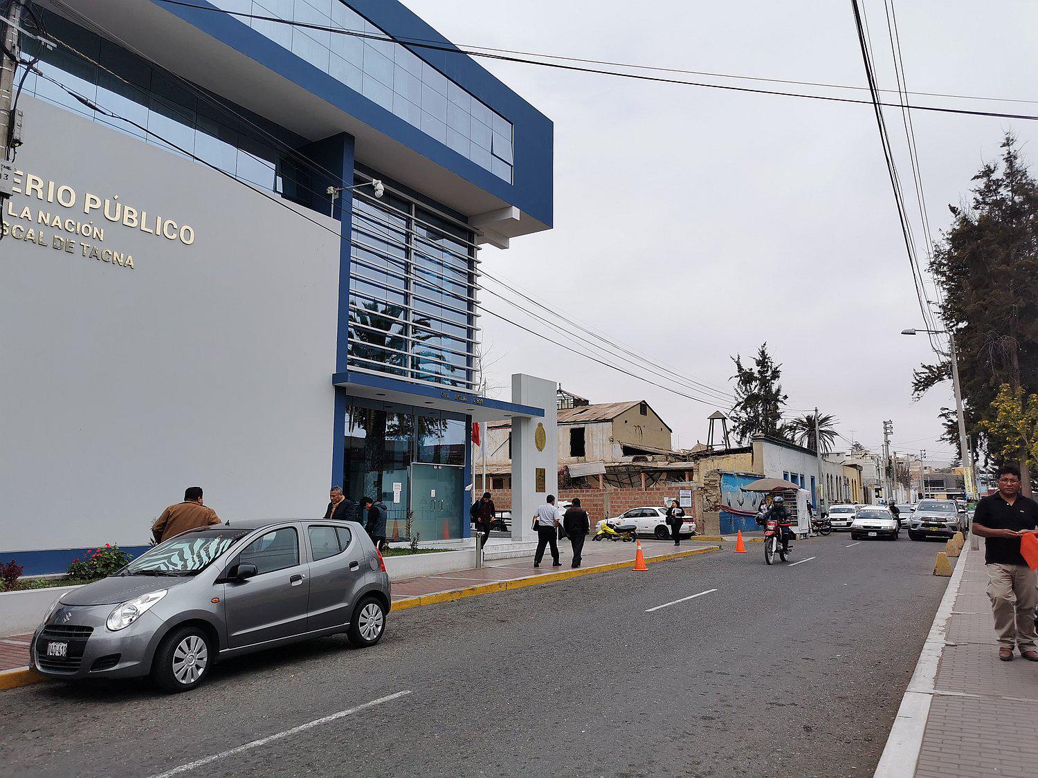 Investigan a madre por abandonar a su bebé en descampado