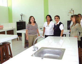 Entregan pabellón de 10 aulas a I.E. Sagrado Corazón