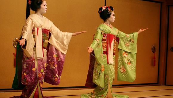Danzas de geishas en el Club Centro Piurano