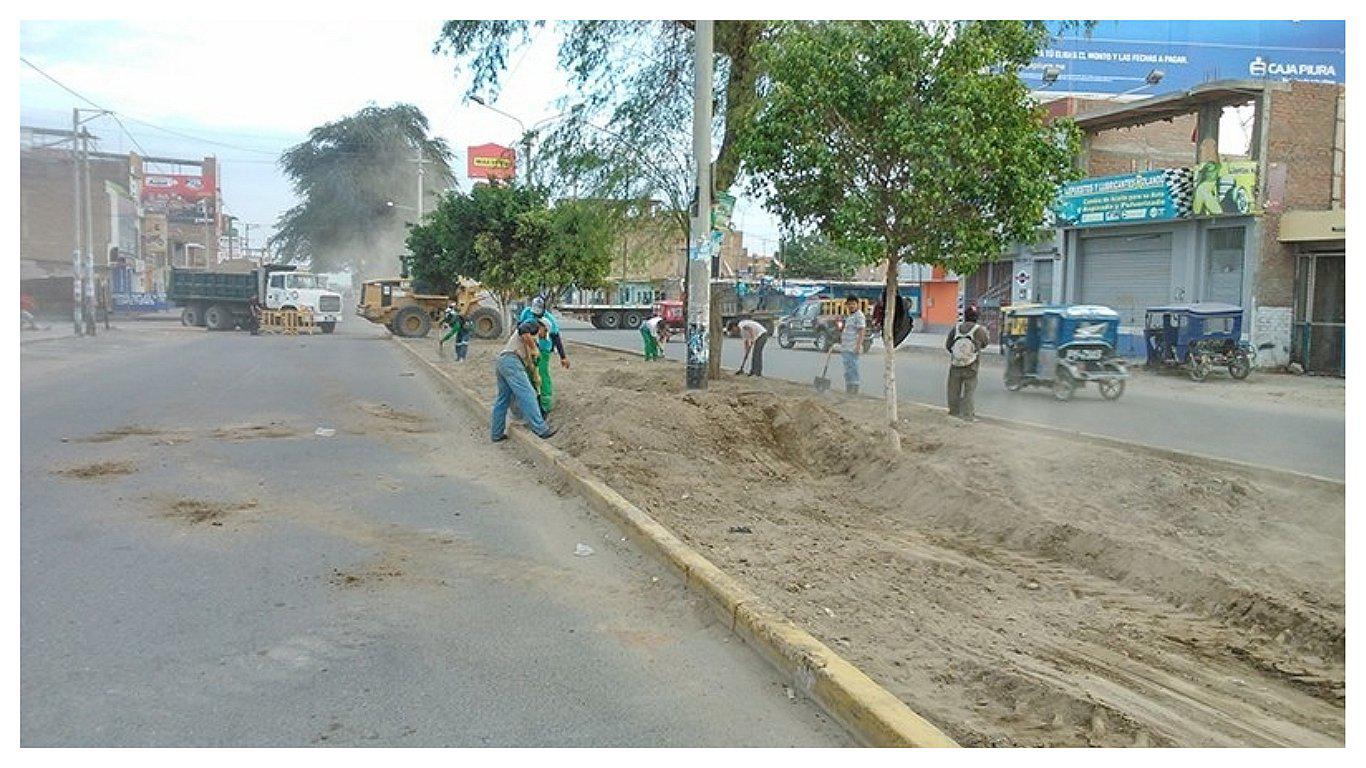 Delincuentes entran a tienda de plásticos y se llevan   S/ 6,000 en mercadería