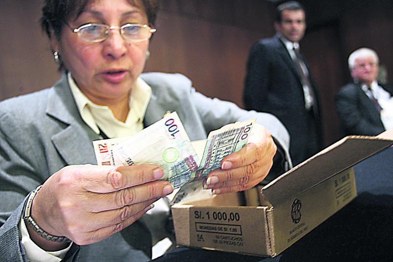 El BCR sale a frenar la inflacióny no teme que la economía se enfríe