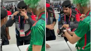 La seguridad de Qatar encontró alcohol en los binoculares de un hincha de México (VIDEO)