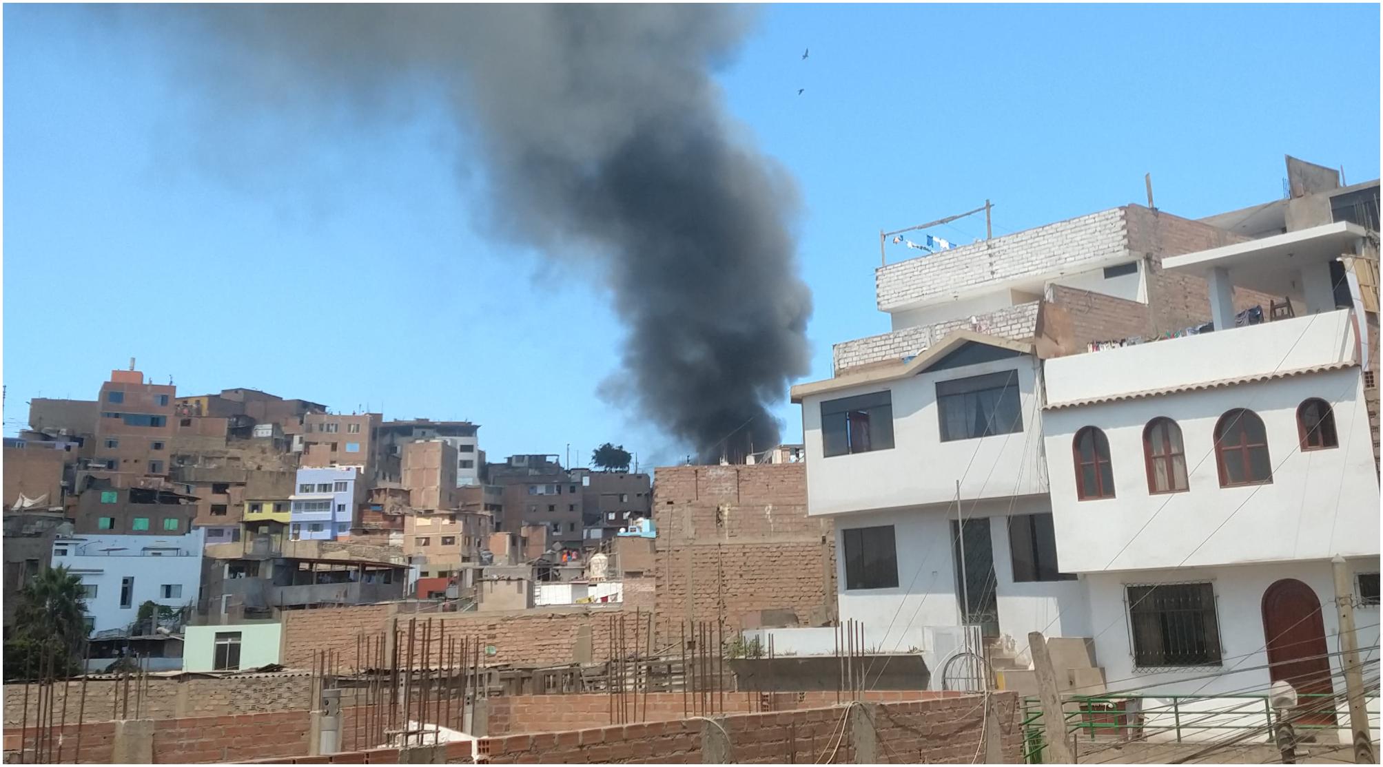 San Martín de Porres: registran incendio en vivienda del cerro Santa Rosa. Foto: Dolly Sánchez García