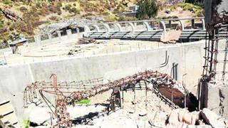 Empresa abandona construcción de una losa en Paturpampa