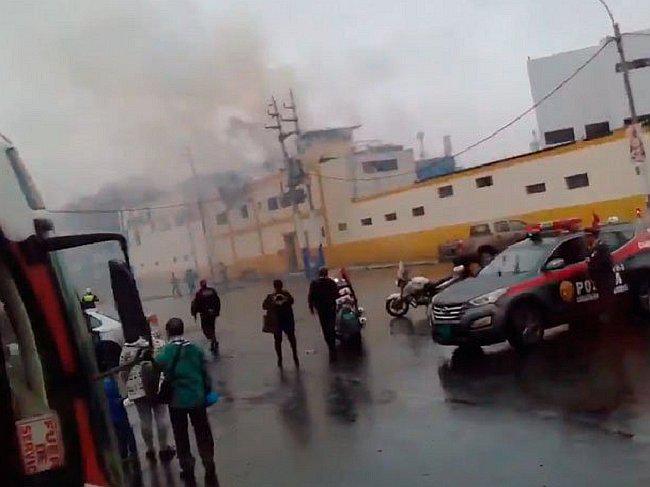 ​Rímac: Incendio consume parte de una posta médica