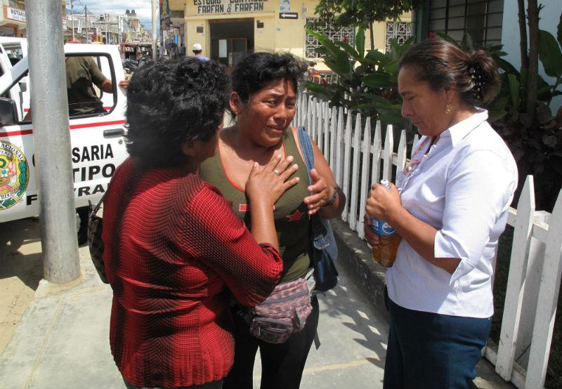 Familiares reconocen a madre e hijo degollados en hotel de Satipo