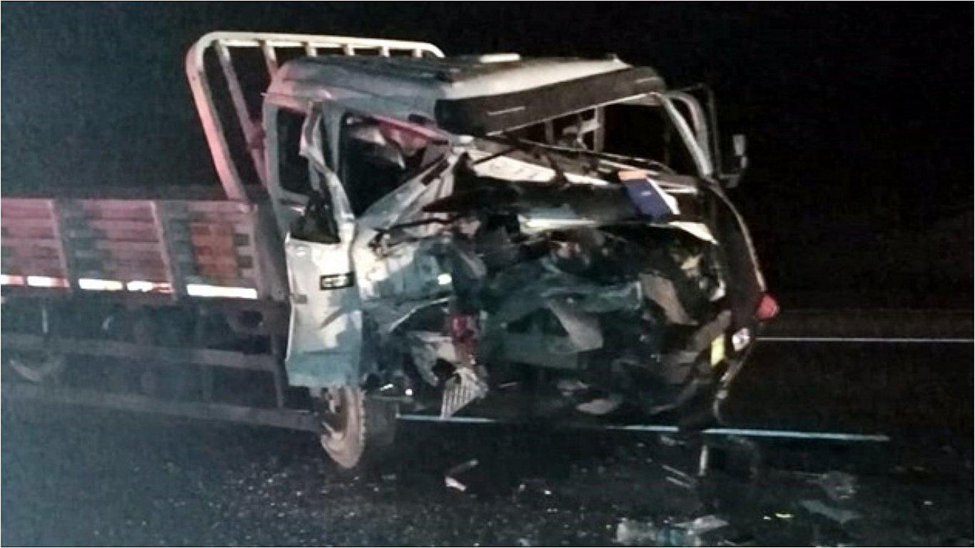 Un muerto deja choque entre camión y tráiler