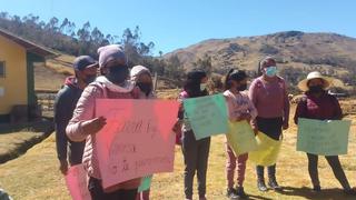 Estudiantes de Pazos toman local exigiendo salida de docente