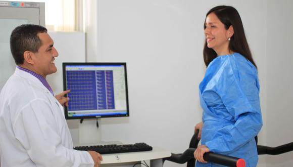 Peruanos podrán seguir con el seguro de salud privado si desean luego de terminar su relación laboral. (Foto: GEC)