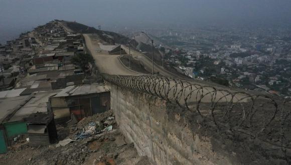 TC ordenó derribar el 'muro de la vergüenza' en el lapso de 180 días. Foto: GEC