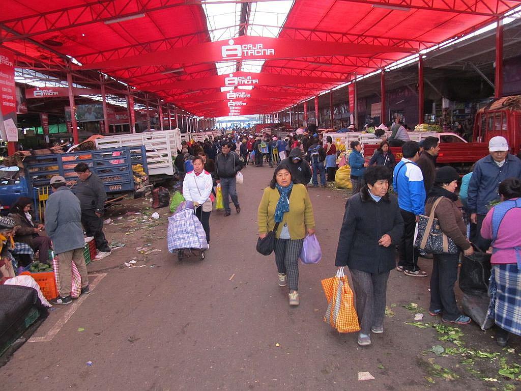El kilo de naranja se vende a  dos soles en el mercado Grau
