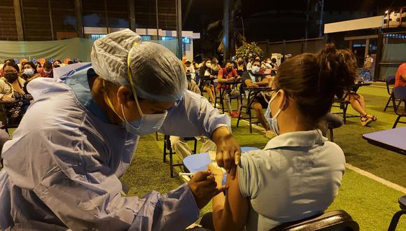 El titular de la Diresa, Rommell González manifestó que ya se viene vacunando con la cuarta dosis a los mayores de 70 años.