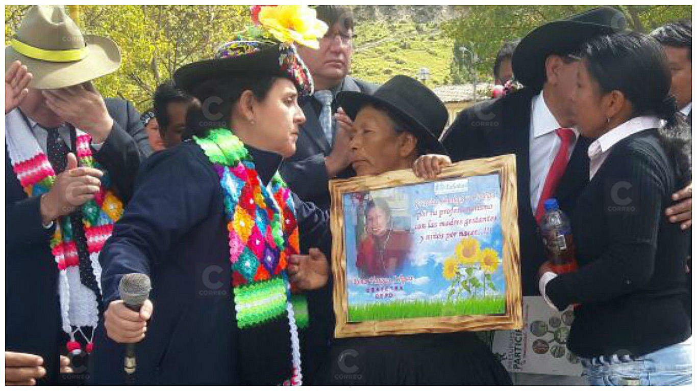 Huancavelica: Ministra de Salud fue encarada por familiar de fallecida en accidente