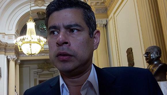 Galarreta: "Los chavistas del FA quieren patear el tablero de la institucionalidad"