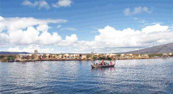 Turismo  vivencial en los Uros