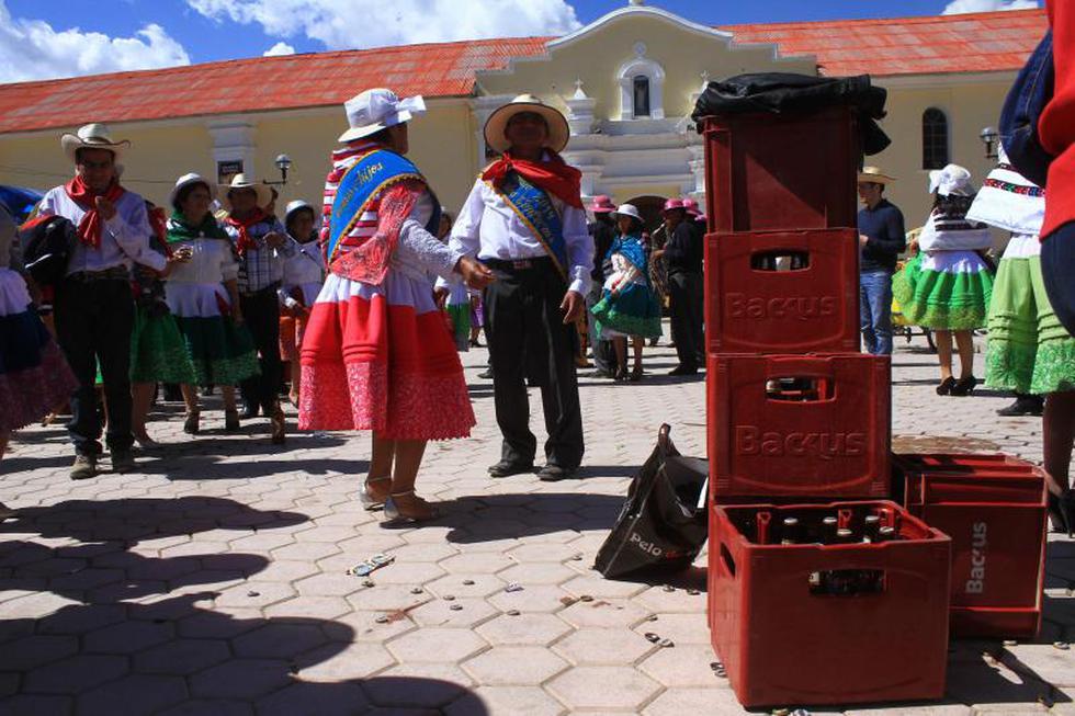 Mar de santiagueros en distrito de Sicaya (FOTOS) 