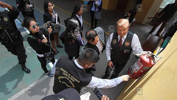 Estudiantes de colegio Arequipa en peligro
