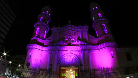 Catedral de Piura se ilumina de morado en honor al Señor de los Milagros (Foto: Arzobispado de Piura).
