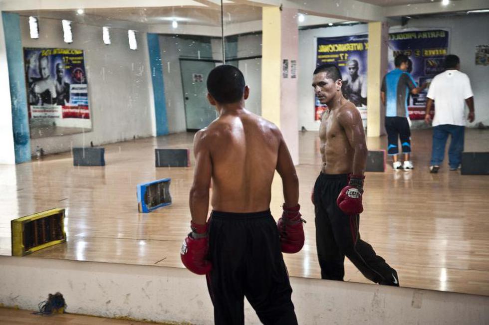 Boxeador Alberto Rossel el más grande de los chiquitos