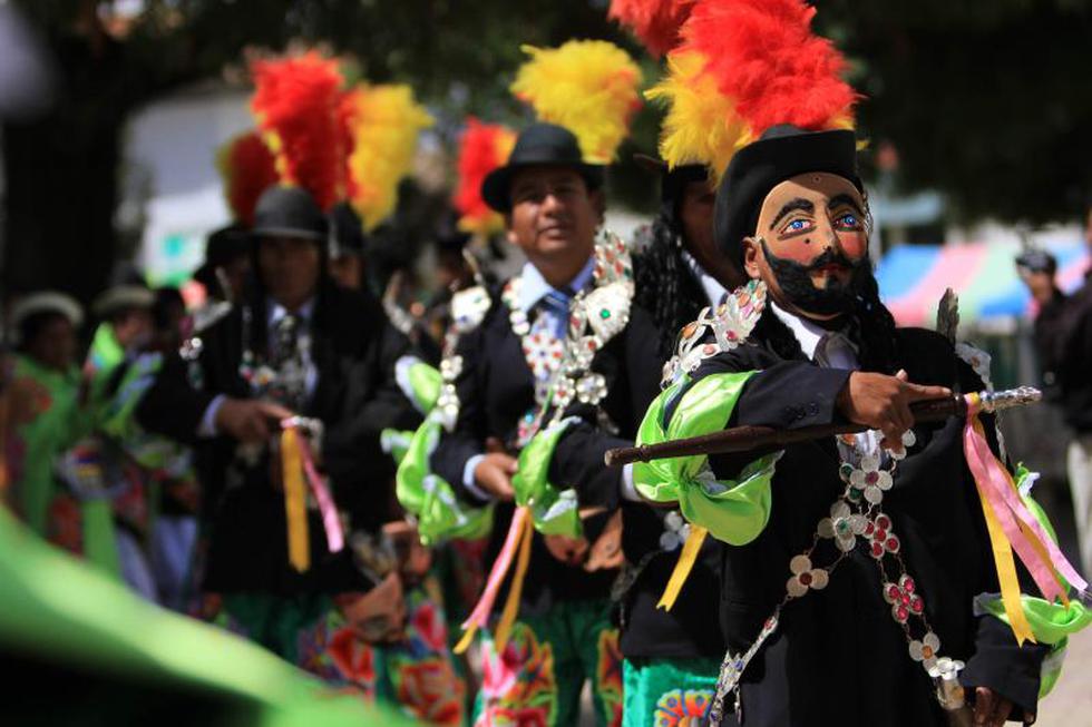 Celebran fiesta de cruces con chonguinada en barrio La Libertad (FOTOS)