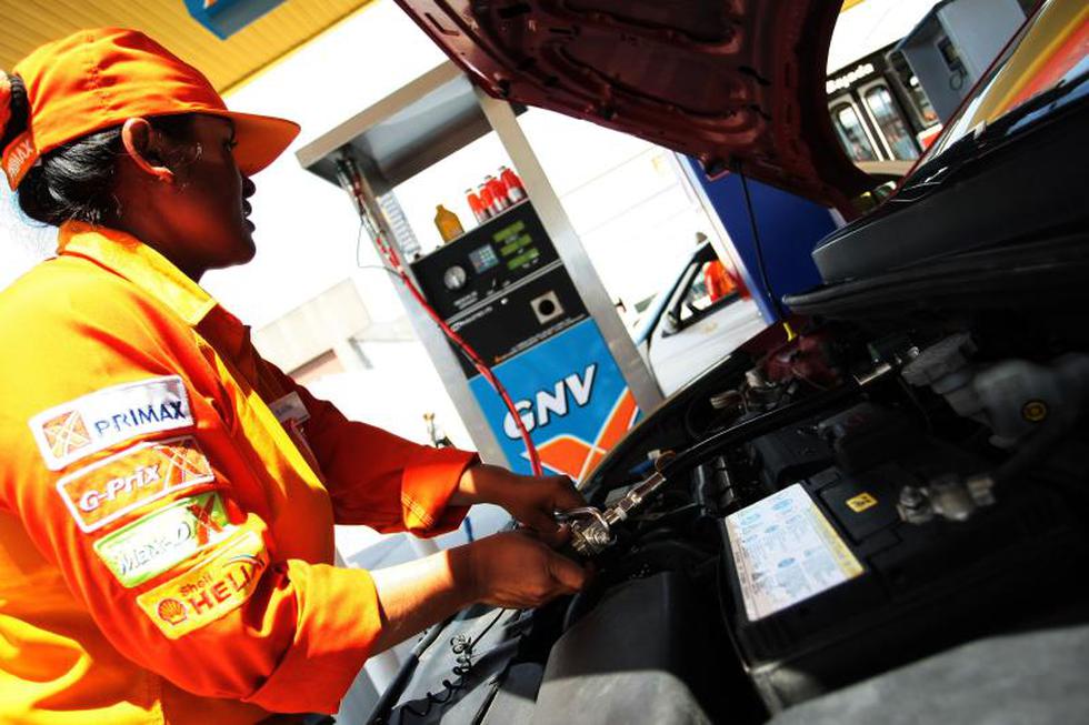 Precios de combustibles suben por tercera semana seguida