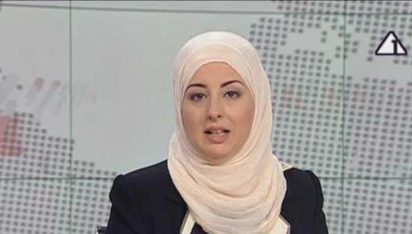 Mujer con velo presenta por primera vez noticiero en televisión egipcia