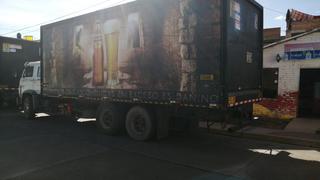 Puno: Liberan conductores de camiones que trasladaban cientos de cajas con cerveza