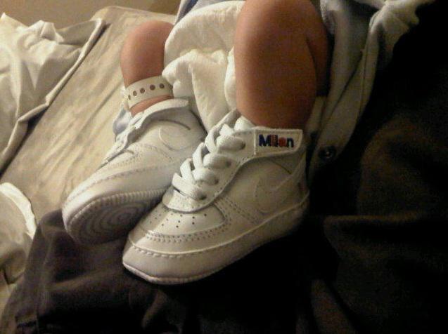 Piqué comparte la primera foto de su hijo con Shakira