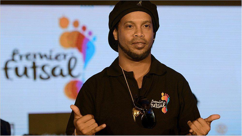 Ronaldinho anuncia su retiro del fútbol profesional (VIDEO)