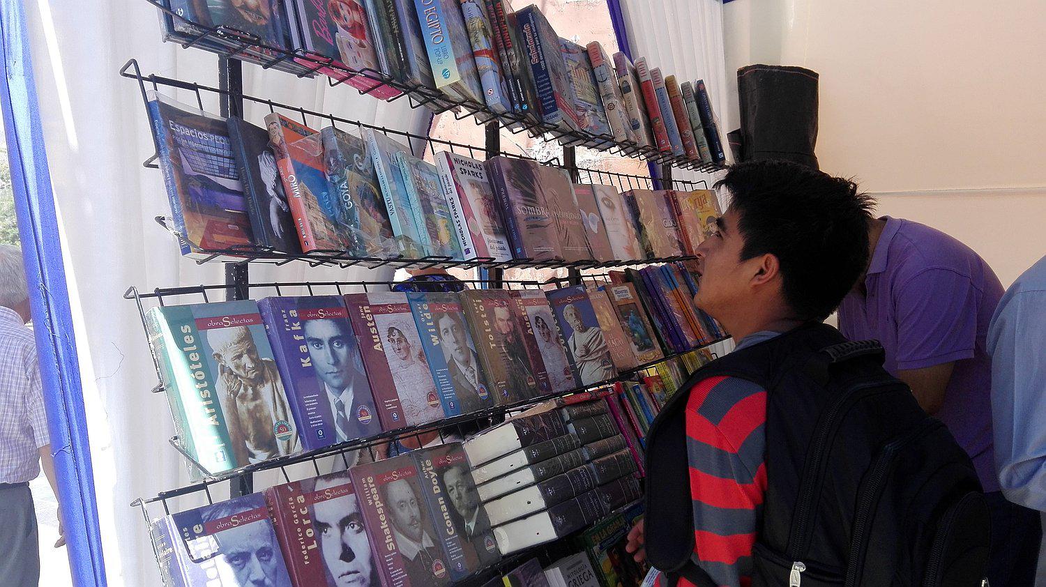 Feria del libro presenta obras literarias desde dos soles