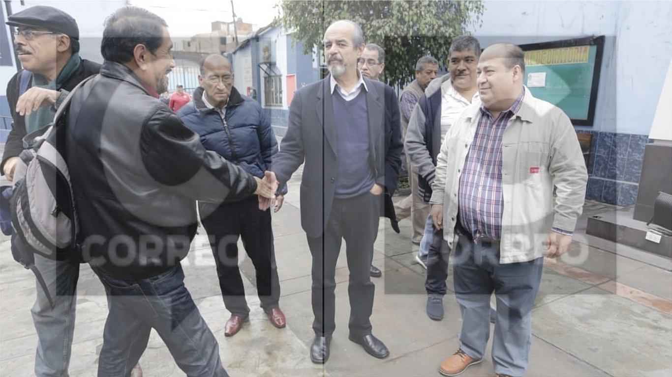 APRA acuerda respaldar moción de vacancia contra Martín Vizcarra