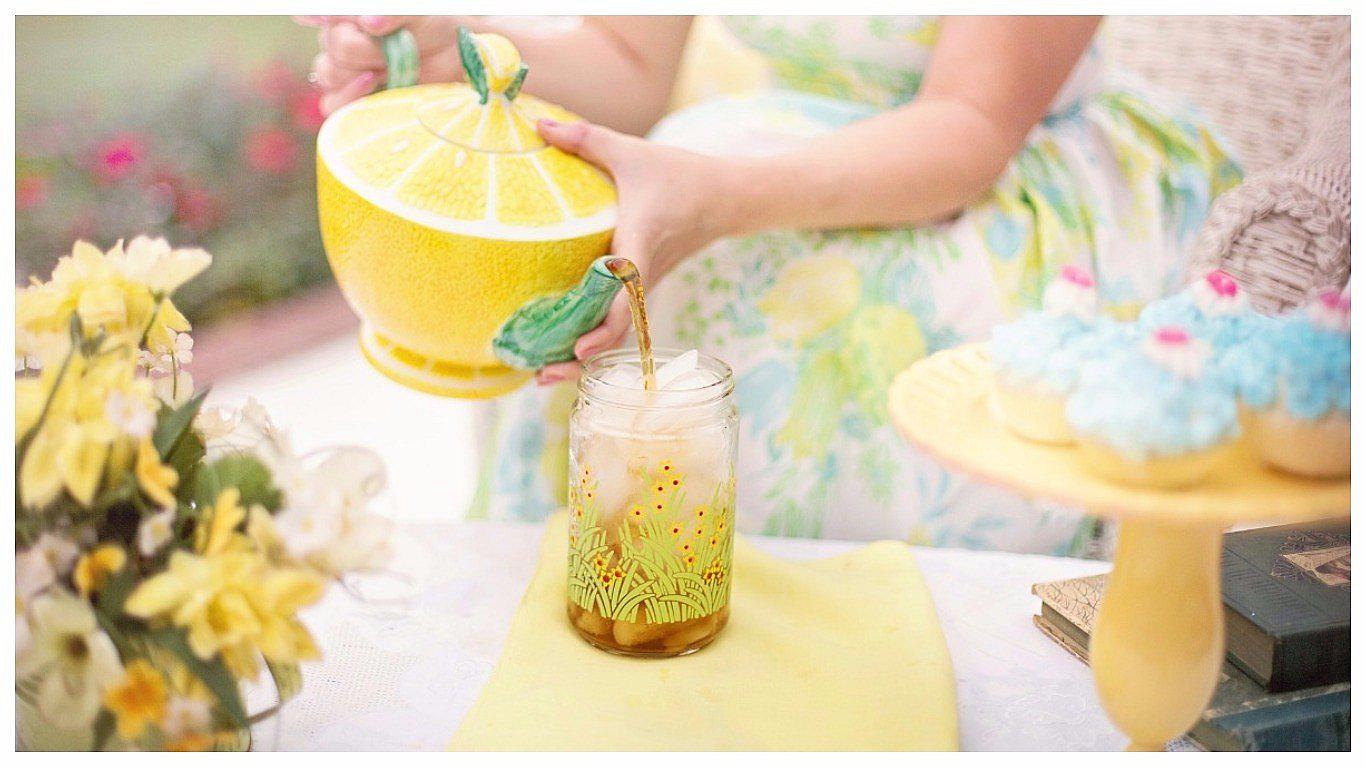 Londres: policías multan con 166 euros a una niña de 5 años por vender limonada