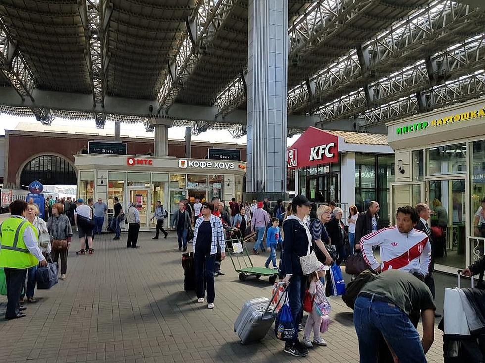 Peruanos parten a Saransk para alentar a la Blanquirroja (FOTOS Y VIDEO)