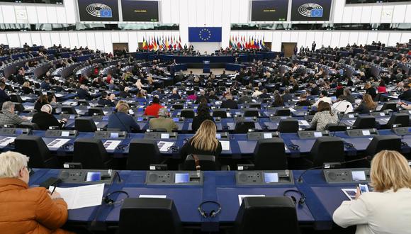 Los miembros del Parlamento Europeo asisten a la sesión de apertura del Parlamento Europeo en Estrasburgo, este de Francia, el 12 de diciembre de 2022. (Foto de FREDERICK FLORIN / AFP)