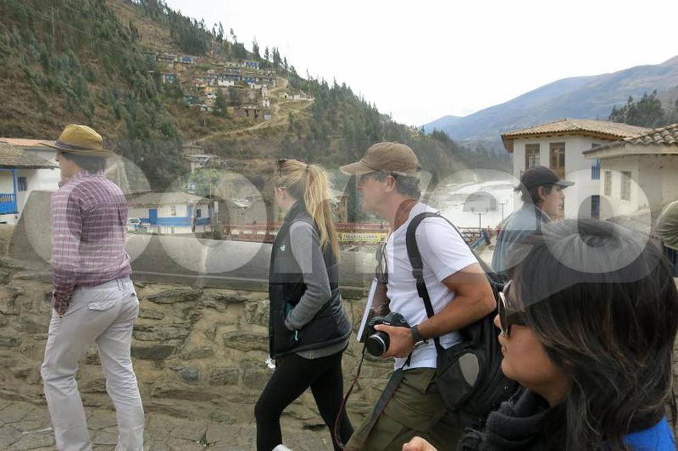 Cusco: Antonio Banderas visitó Paucartambo y se tomó fotos con la población