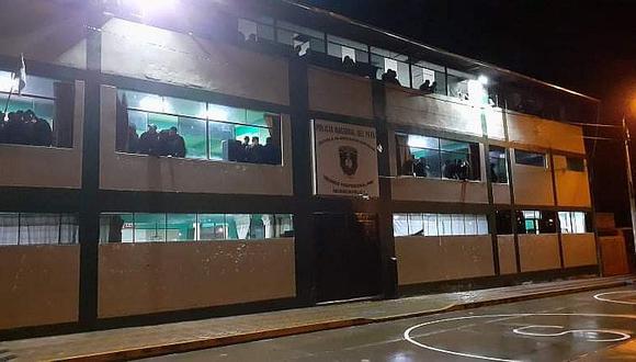 Toque de queda: Alumnos de la policía Huancavelica cantan por unión nacional