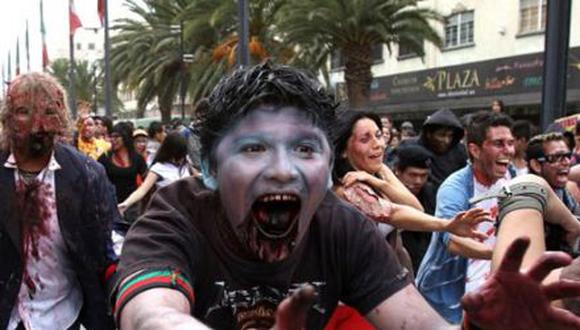 'Zombies' protestan por obras inconclusas de agua y desagüe en Chiclayo 