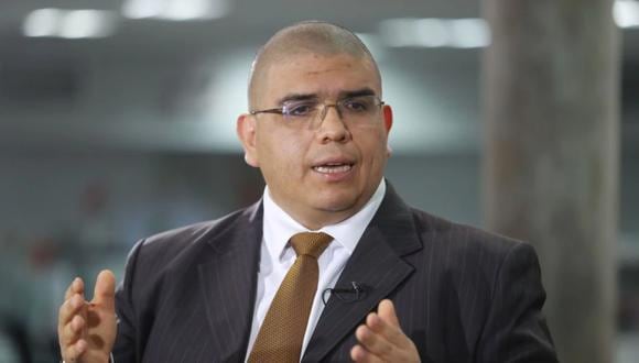 El ministro Fernando Castañeda anunció que los establecimientos penitenciarios están libres del virus. (Foto: GEC)