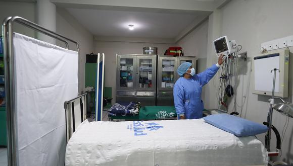 Presidente ejecutivo, Alegre Fonseca, inspeccionó terrenos donde se levantarán proyectos hospitalarios. Foto: EsSalud