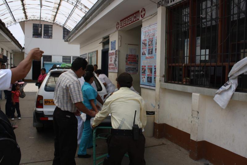 Policía es herido de gravedad tras frustrar asalto
