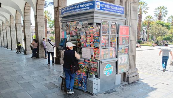 María Frisancho tuvo que cerrar su puesto de periódicos y revistas durante meses por la COVID-19. (Foto: Correo)