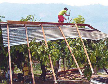 Fuertes vientos afectan a Chosica y La Molina