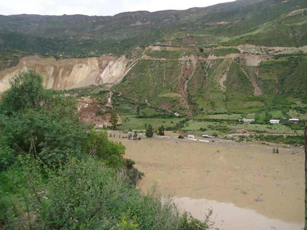 Huancavelica: Población huye por deslizamientos de cerro